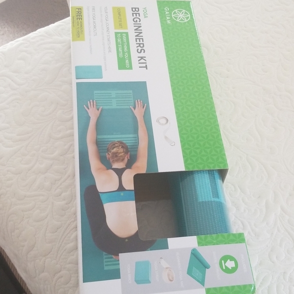 gaiam yoga kit
